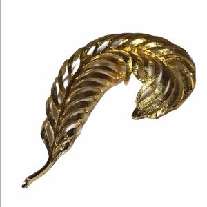 VINTAGE Gold Fern Leaf Brooch